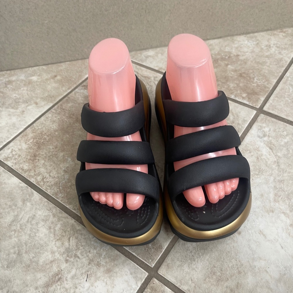 Crocs Mega Crush Sandal Black Gold Platform Slides Womens 7 men's 5 EUC unisex - Picture 2 of 8